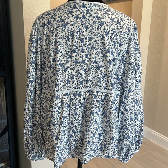 Old Navy blue and white top - Picture 5 of 5